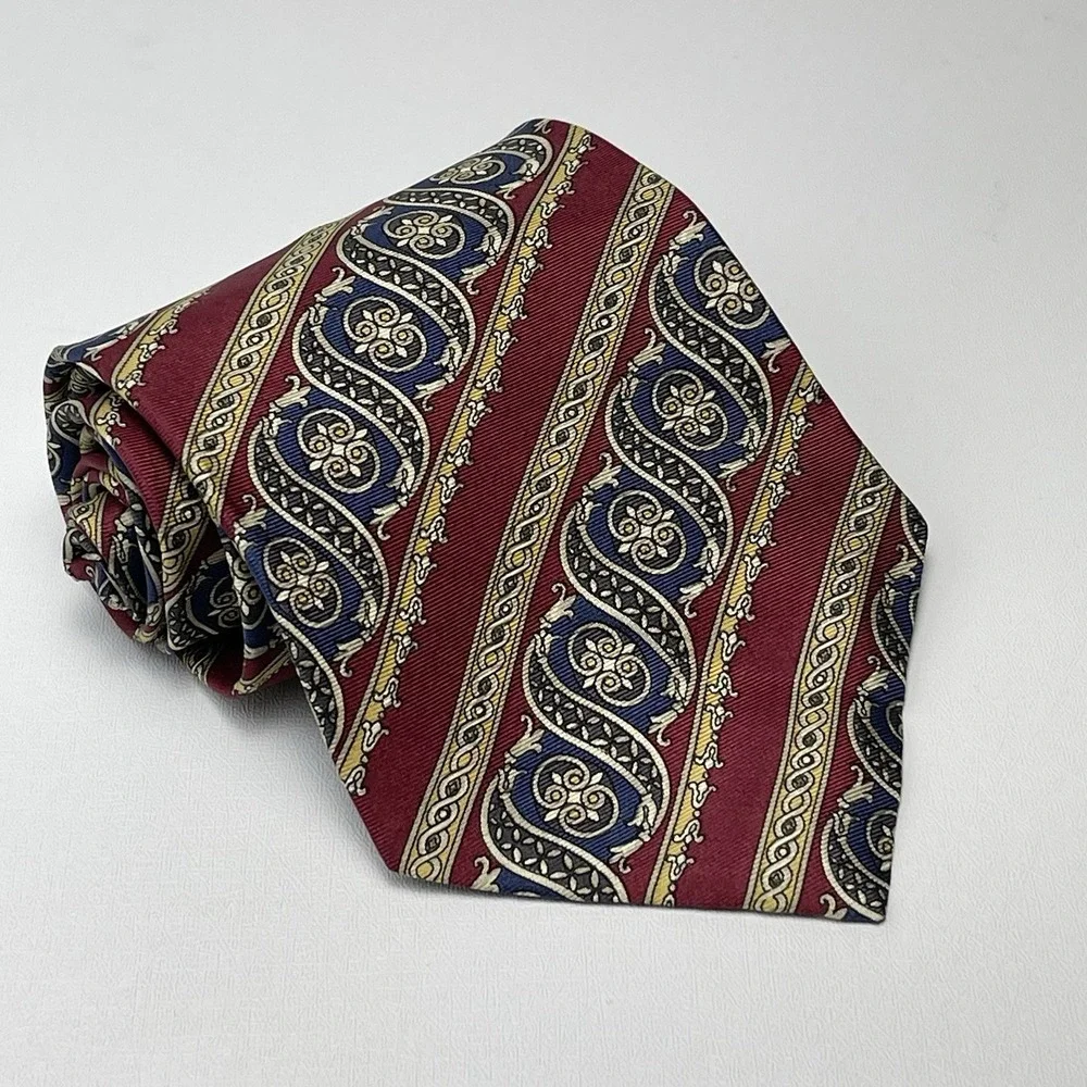 Oscar de la Renta Couture Collection Designer Silk Tie Red Geometric Necktie USA